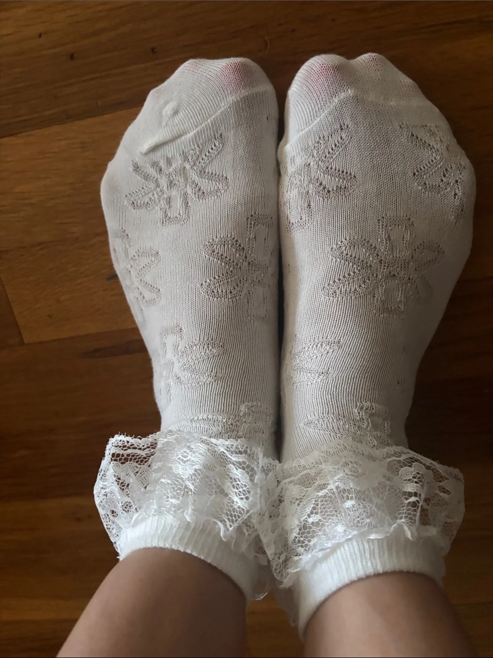 White Lace Ruffle Crew Socks